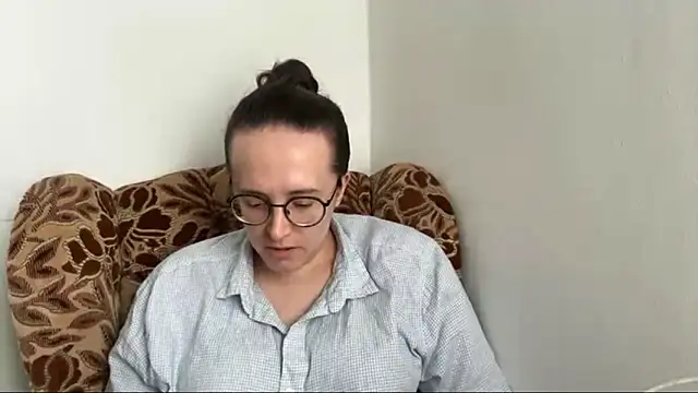 Snapshot of SofiaTease chatting on 06-16-26, 02:30 SofiaTease online show from 06-16-26, 02:30