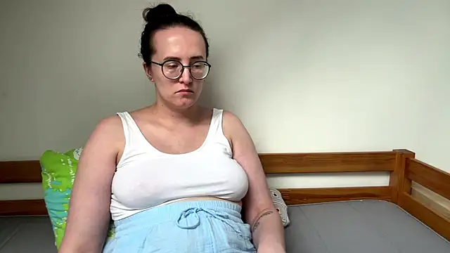 Snapshot of SofiaTease chatting on 07-24-26, 03:21 SofiaTease online show from 07-24-26, 03:21