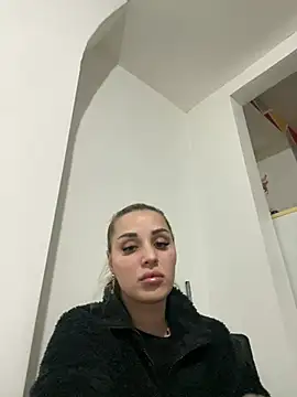 Giullyaxxx online show from 03-11-26, 10:16