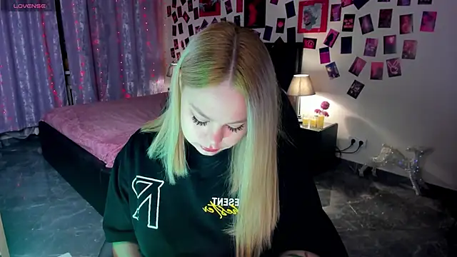 AmeliaMerris online show from 04-02-26, 08:39