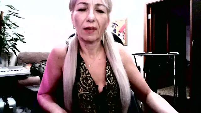 AlisaAngell online show from 03-08-26, 03:49