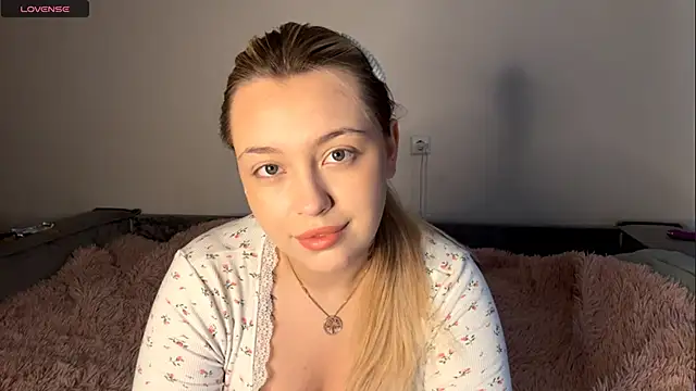 WonderedFlair online show from 04-12-26, 07:35