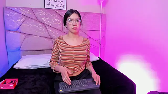 Snapshot of Amara_Velle chatting on 05-29-26, 12:58 Amara Velle online show from 05-29-26, 12:58