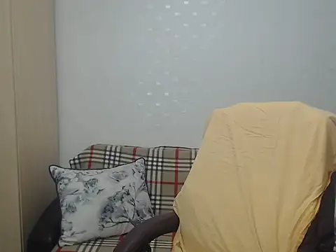 Snapshot of BlondEagleMuscle chatting on 05-28-26, 08:28 BlondEagleMuscle online show from 05-28-26, 08:28