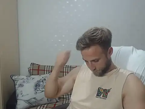 BlondEagleMuscle online show from 06-18-26, 08:24