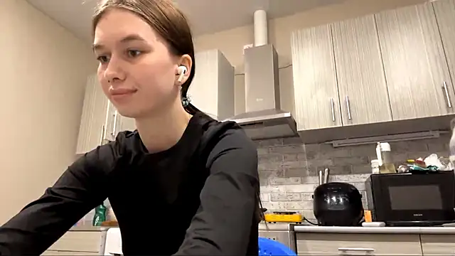 LaraDraggoo online show from 03-26-26, 06:35