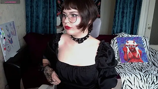 Snapshot of BattyGothic chatting on 06-05-26, 02:23 BattyGothic online show from 06-05-26, 02:23