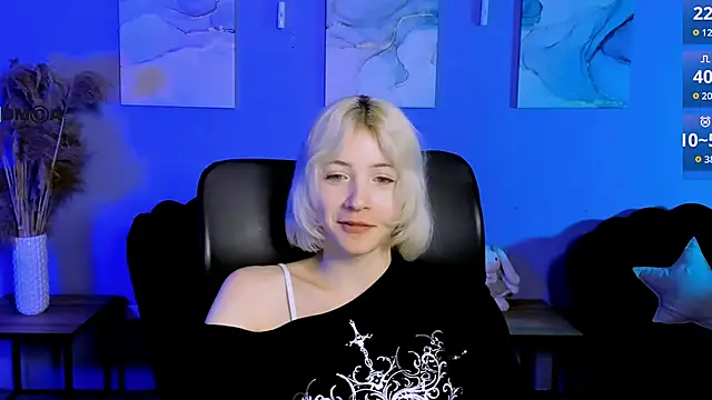 Snapshot of _sabrina_moore chatting on 05-16-26, 10:36 sabrina moore online show from 05-16-26, 10:36