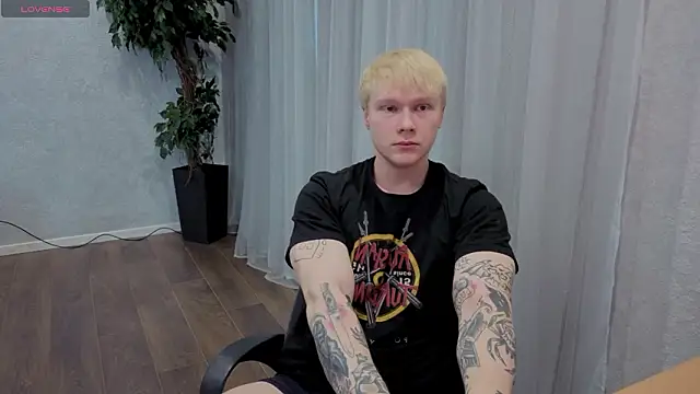 Whitesmoke666 online show from 03-12-26, 08:42