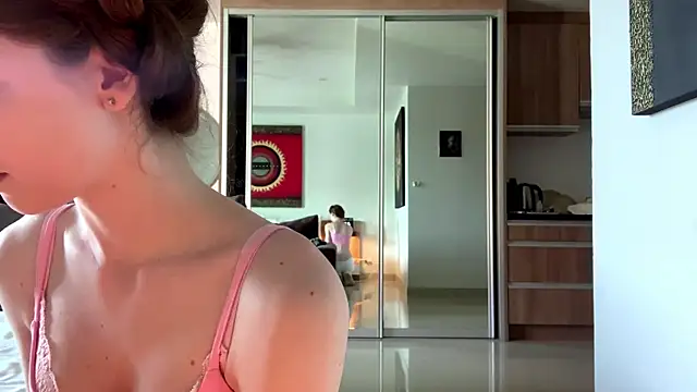 Kissme Kira online show from 03-18-26, 01:42