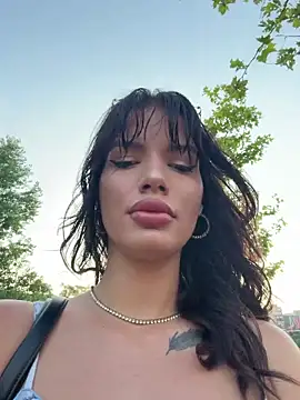 Snapshot of RaniaSnow chatting on 07-18-26, 03:33 RaniaSnow online show from 07-18-26, 03:33