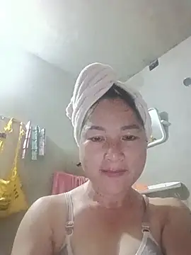 Snapshot of Yuhi3d chatting on 07-23-26, 01:42 Yuhi3d online show from 07-23-26, 01:42