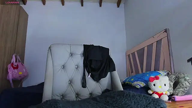 SkyeGabbyRose online show from 05-05-26, 09:28