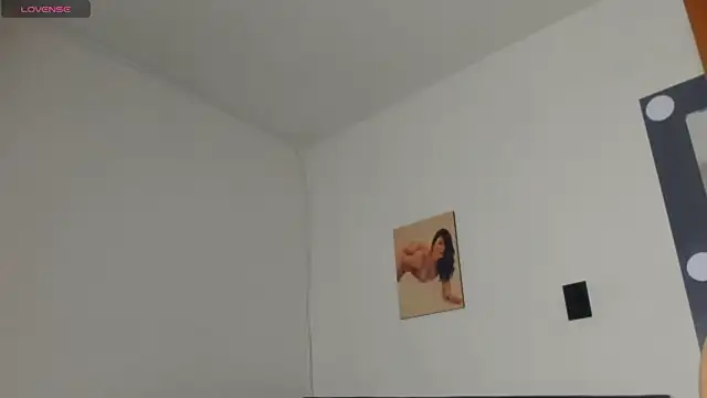 AnthonellaSweet  online show from 04-23-26, 04:03