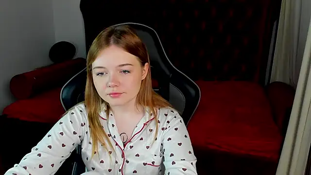 ElinaVale online show from 04-28-26, 05:07