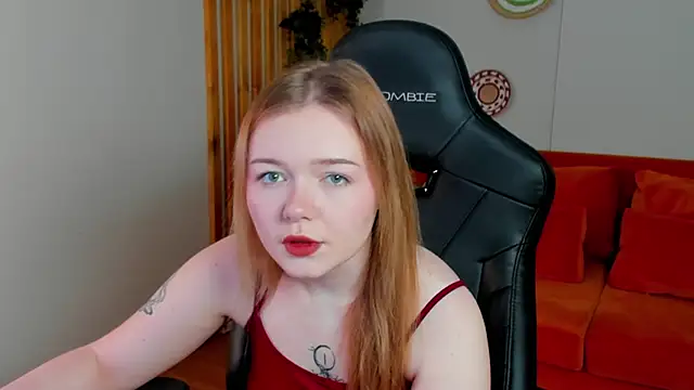 Snapshot of ElinaVale chatting on 05-17-26, 04:03 ElinaVale online show from 05-17-26, 04:03
