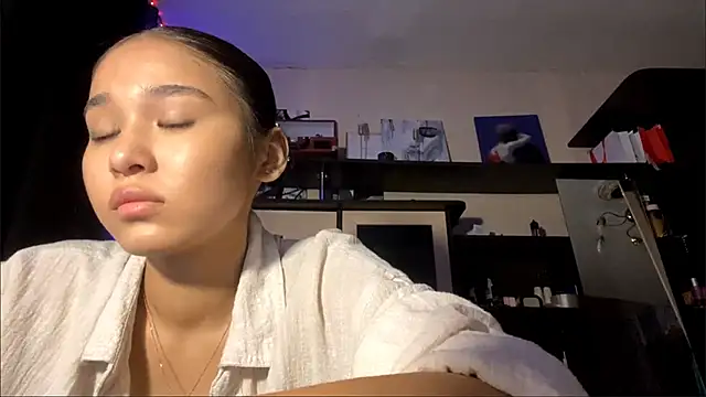CatherineForbes online show from 05-12-26, 04:59