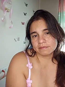 Snapshot of BettyBoo_w chatting on 05-28-26, 02:36 BettyBoo w online show from 05-28-26, 02:36