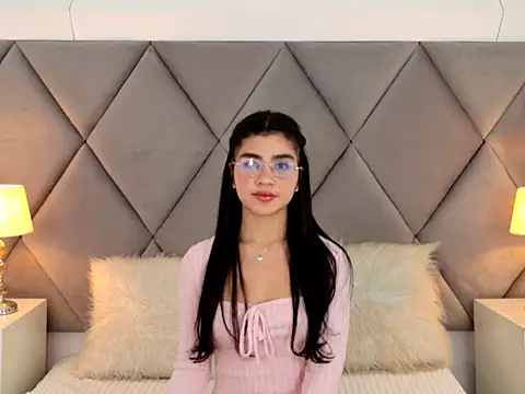 OliviaDiaz online show from 04-26-26, 08:28