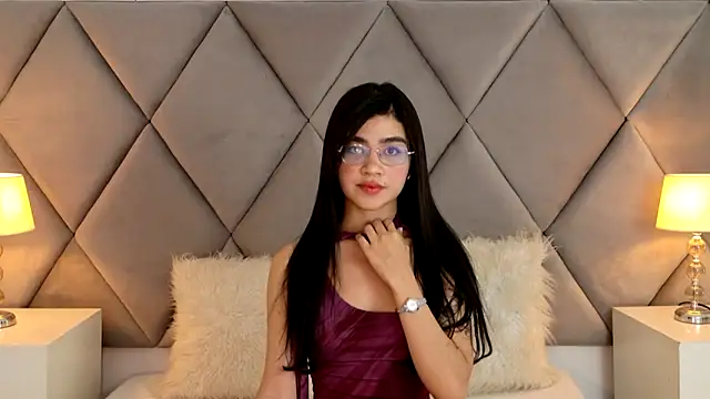 Snapshot of OliviaDiaz chatting on 04-27-26, 08:29 OliviaDiaz online show from 04-27-26, 08:29