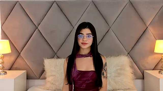 Snapshot of OliviaDiaz chatting on 04-28-26, 02:38 OliviaDiaz online show from 04-28-26, 02:38