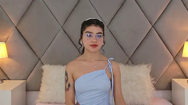 Snapshot of OliviaDiaz chatting on 05-15-26, 08:16 OliviaDiaz online show from 05-15-26, 08:16