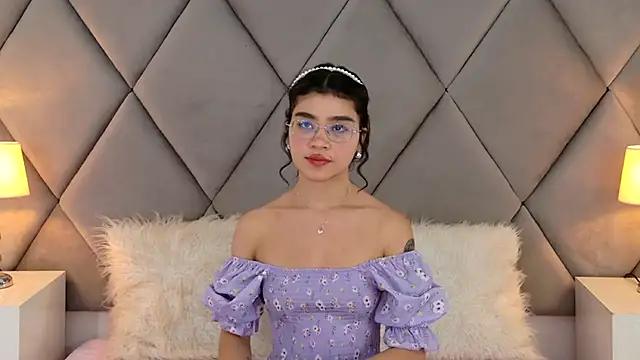 Snapshot of OliviaDiaz chatting on 05-16-26, 07:34 OliviaDiaz online show from 05-16-26, 07:34
