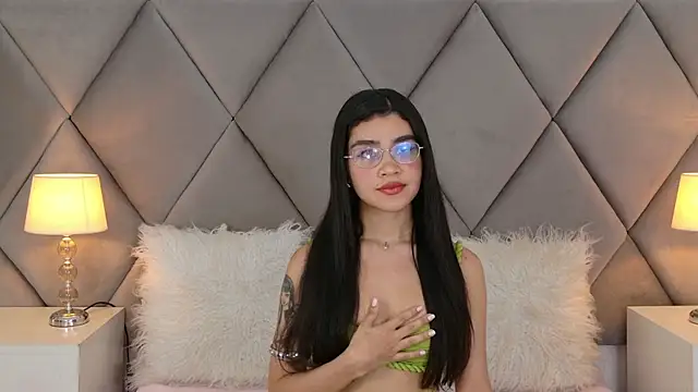 Snapshot of OliviaDiaz chatting on 05-24-26, 12:04 OliviaDiaz online show from 05-24-26, 12:04