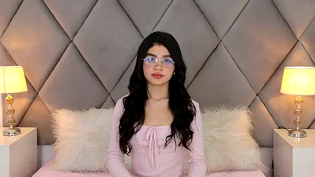 Snapshot of OliviaDiaz chatting on 05-27-26, 01:57 OliviaDiaz online show from 05-27-26, 01:57