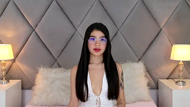 Snapshot of OliviaDiaz chatting on 06-04-26, 08:04 OliviaDiaz online show from 06-04-26, 08:04