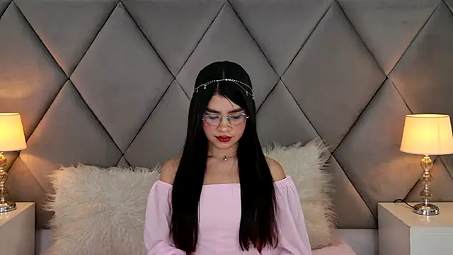 Snapshot of OliviaDiaz chatting on 06-07-26, 08:12 OliviaDiaz online show from 06-07-26, 08:12