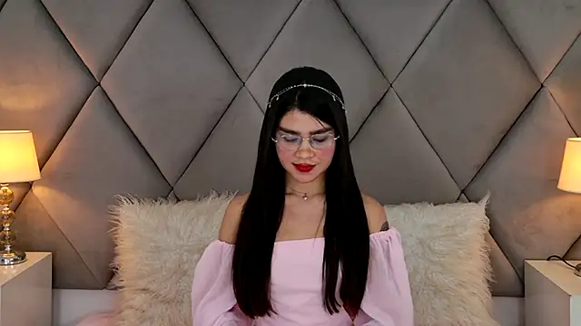 Snapshot of OliviaDiaz chatting on 06-08-26, 01:28 OliviaDiaz online show from 06-08-26, 01:28