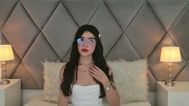 OliviaDiaz online show from 06-18-26, 08:13