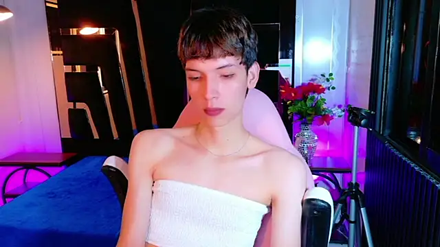 Stefany PiInk online show from 05-04-26, 12:45
