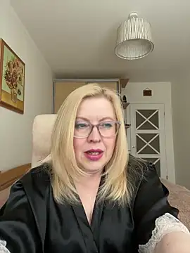 JanieLight53 online show from 04-27-26, 03:21