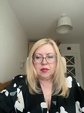 JanieLight53 online show from 05-29-26, 05:11