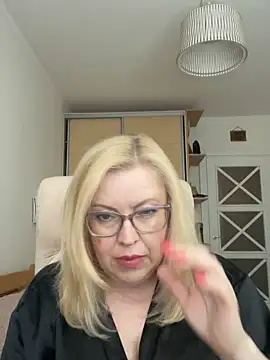 JanieLight53 online show from 06-10-26, 04:39