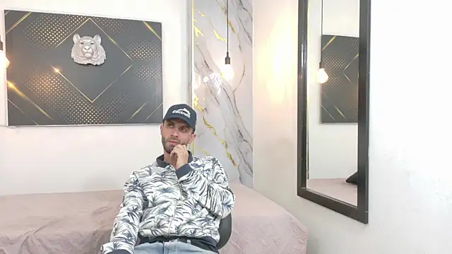Snapshot of KingOfTemptation chatting on 07-11-26, 03:42 KingOfTemptation online show from 07-11-26, 03:42