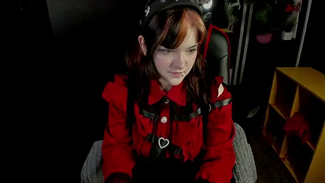 Snapshot of EsterTwilight chatting on 05-15-26, 09:11 EsterTwilight online show from 05-15-26, 09:11