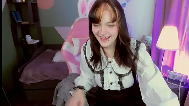 Snapshot of EsterTwilight chatting on 05-23-26, 04:00 EsterTwilight online show from 05-23-26, 04:00