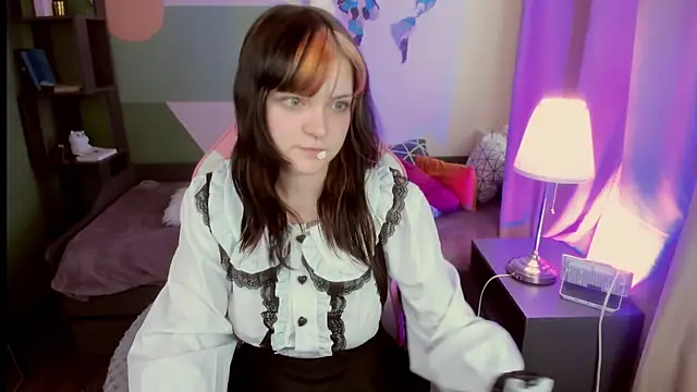Snapshot of EsterTwilight chatting on 05-24-26, 04:06 EsterTwilight online show from 05-24-26, 04:06