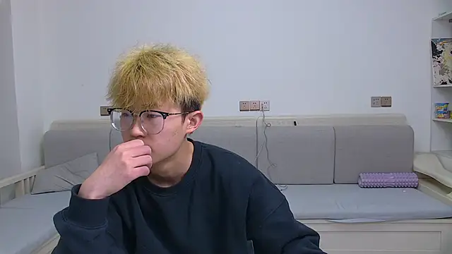 Chili-001 online show from 03-18-26, 10:40
