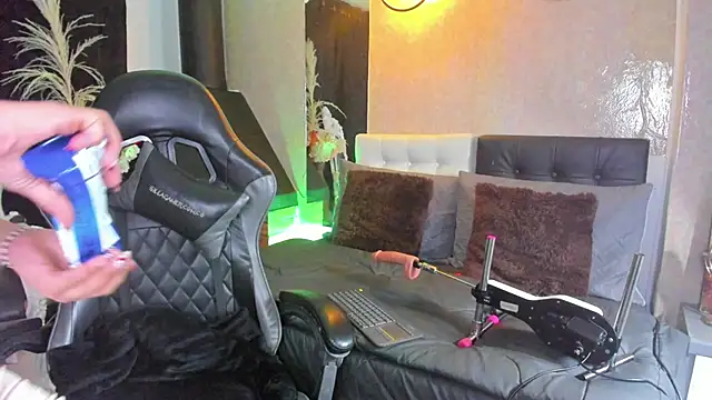 Vicky Angeel online show from 04-15-26, 03:19