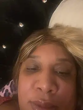 Snapshot of AloraXX chatting on 03-07-26, 06:05 AloraXX online show from 03-07-26, 06:05