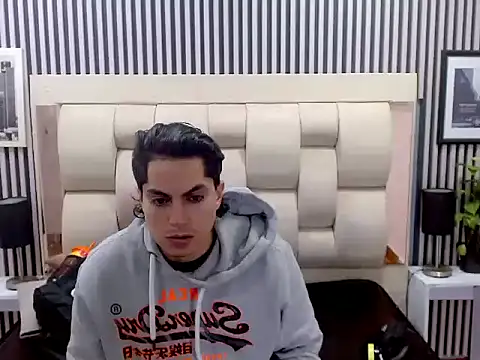 Alex Wolft online show from 04-03-26, 01:36