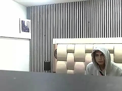 Snapshot of Alex_Wolft chatting on 05-13-26, 11:40 Alex Wolft online show from 05-13-26, 11:40