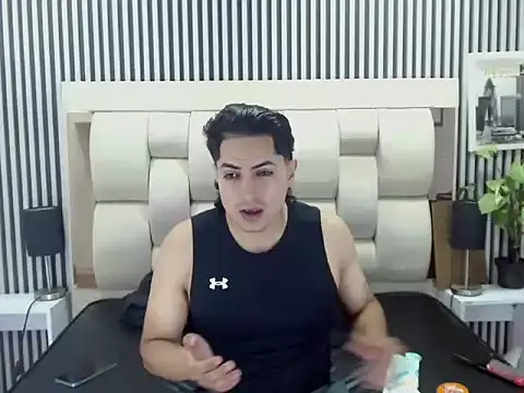 Snapshot of Alex_Wolft chatting on 06-18-26, 01:59 Alex Wolft online show from 06-18-26, 01:59