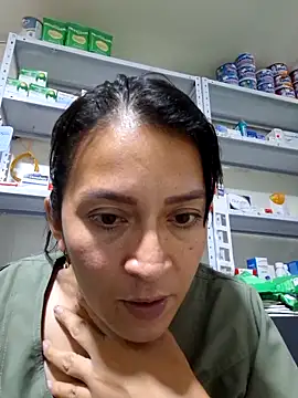 Snapshot of Dr_Edna_naughty chatting on 05-18-26, 01:35 Dr Edna naughty online show from 05-18-26, 01:35