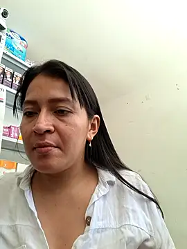 Snapshot of Dr_Edna_naughty chatting on 05-24-26, 03:28 Dr Edna naughty online show from 05-24-26, 03:28