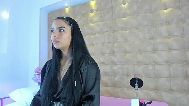 Snapshot of ariana_morelly chatting on 04-16-26, 12:17 ariana morelly online show from 04-16-26, 12:17